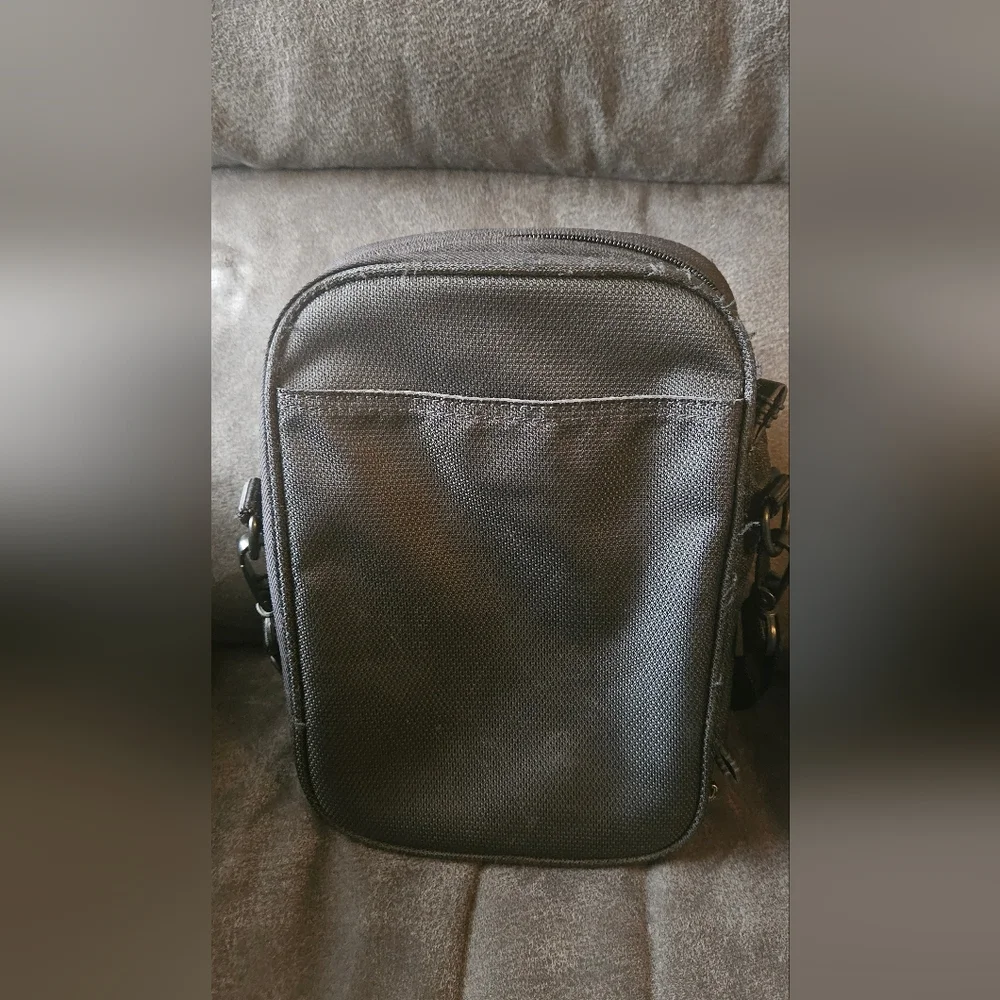 TUMI 580C Men's Black Nylon Messenger Crossbody Bag